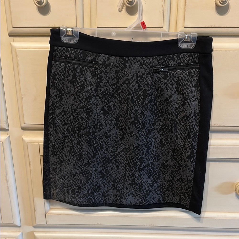Stylish Black Patterned Skirt
